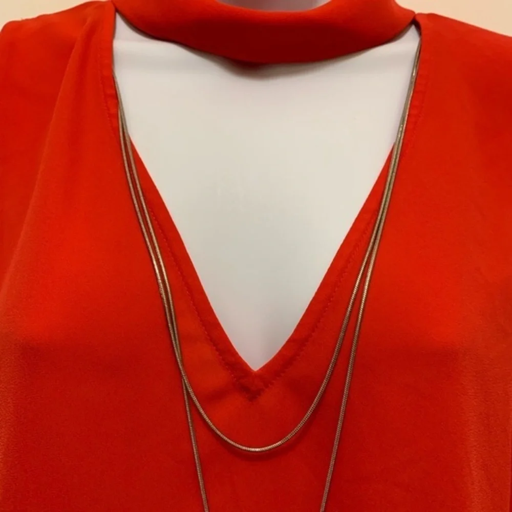 Jennifer Lopez Red Top with Removable Necklace NWT - Picture 3 of 9
